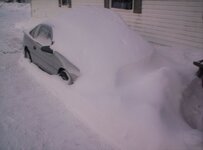 car_is_buried_002.jpg