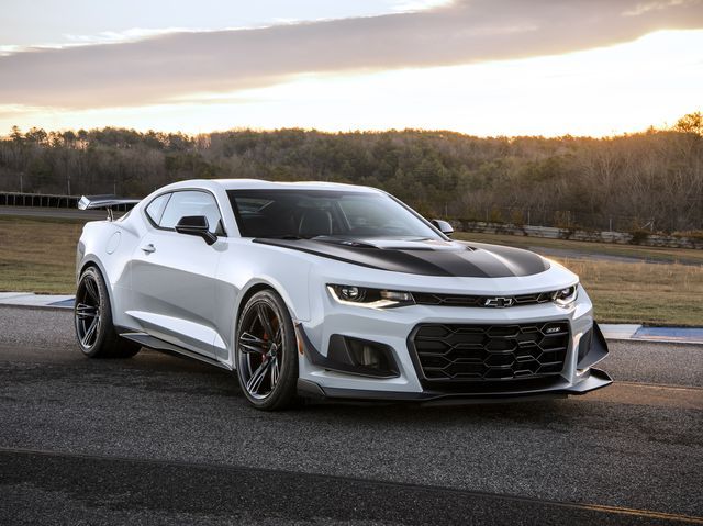 2018-chevrolet-camaro-zl1-1le-001-1561050025.jpg?crop=0.886xw:1.00xh;0.jpg