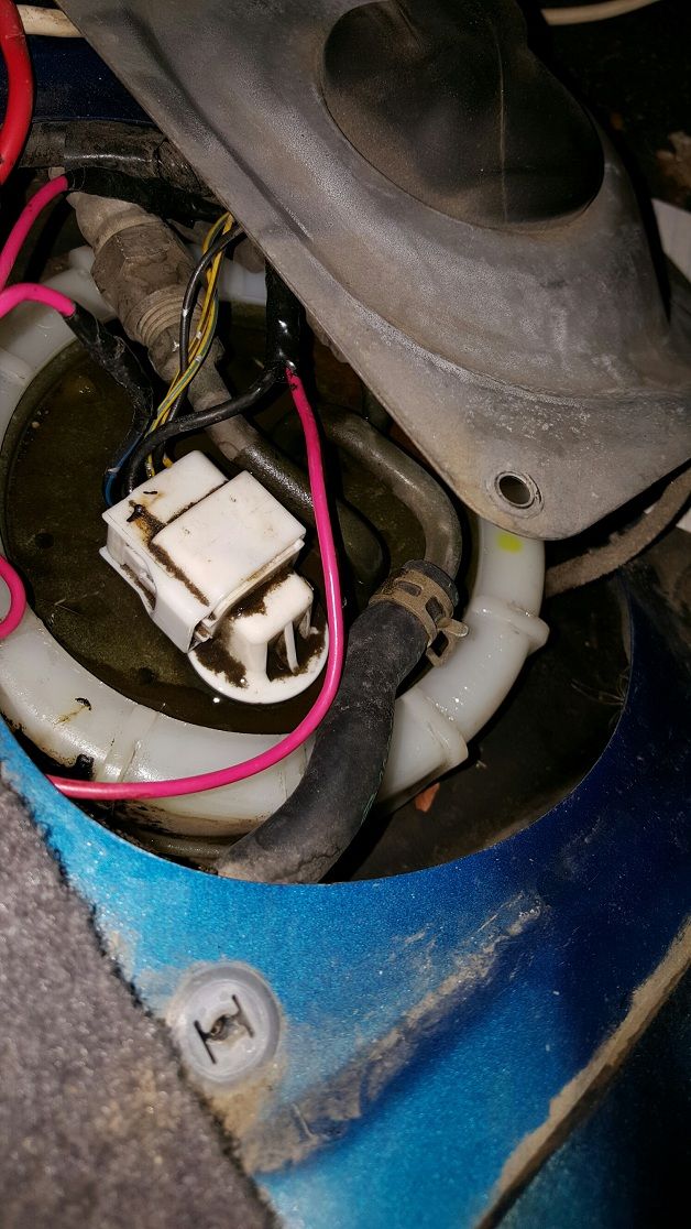 95 dsm fuel pump 1.jpg