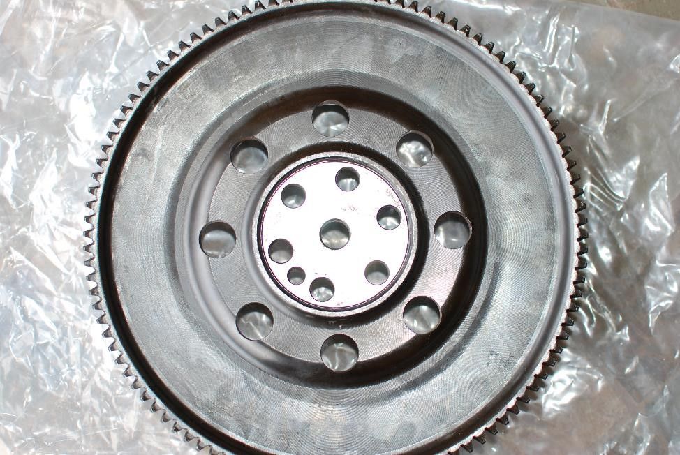 act 6 bolt flywheel2.jpg