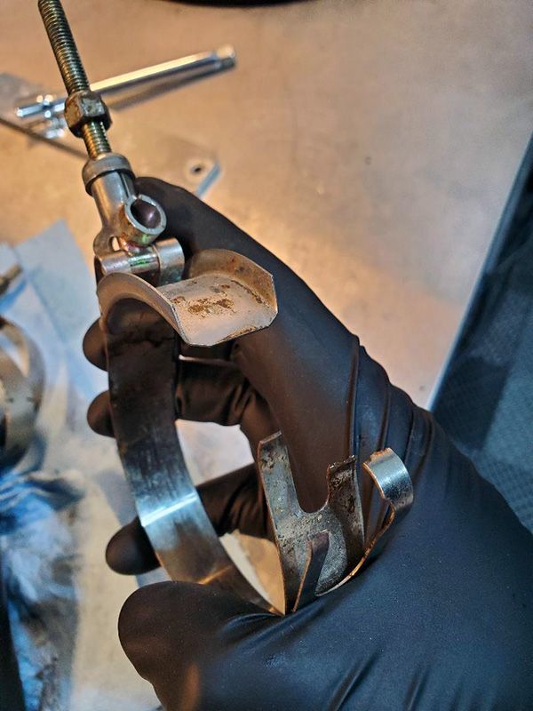 brokentoboltclamp.jpg