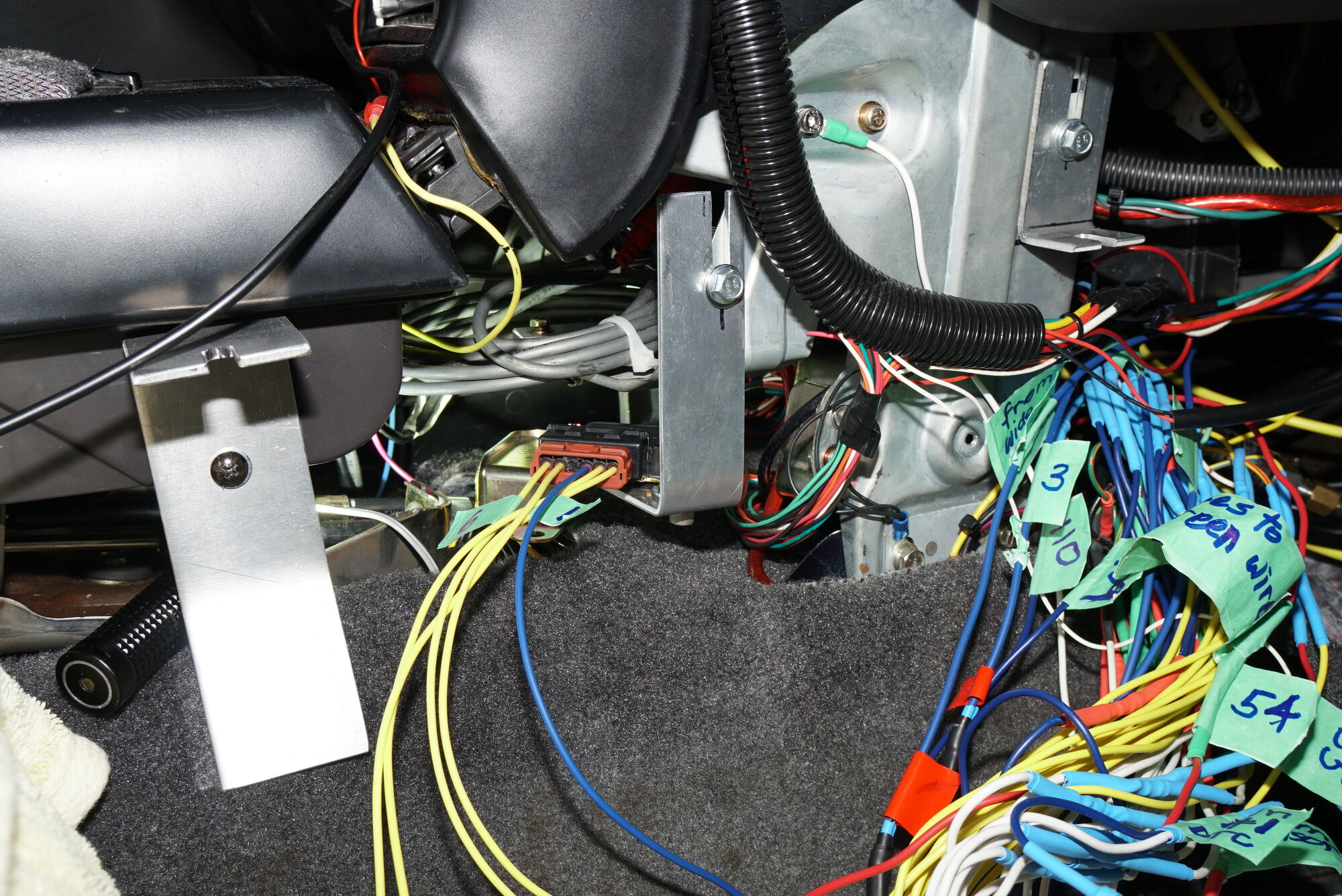 DSC01017 - Talon power transistor in cabin 2022, A6500 and flash.JPG