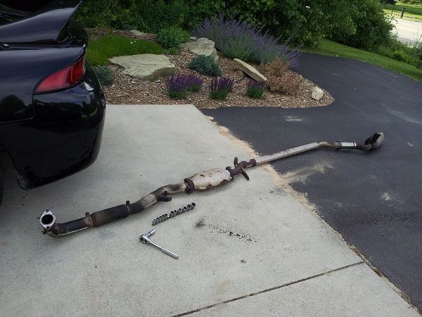 exhaust_old.jpg exhaust_old.jpg