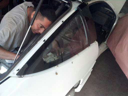 GlassInstalling1_zps6b41ec40.jpg