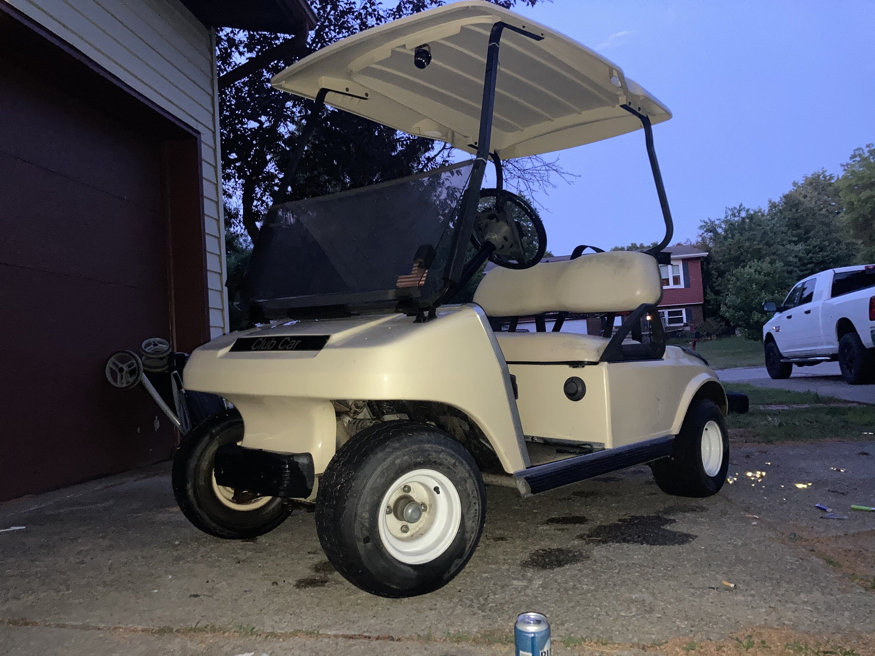 golfcart.jpg