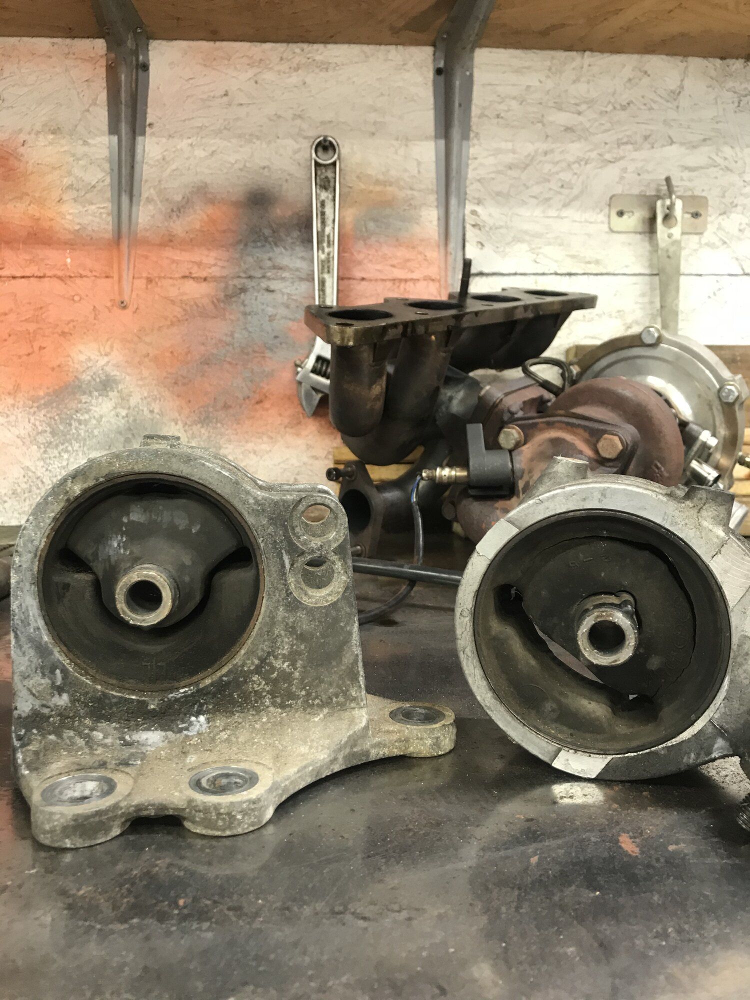 Old Engine Mounts.JPG