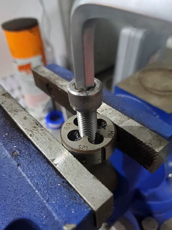 rethreadstrutbar.jpg