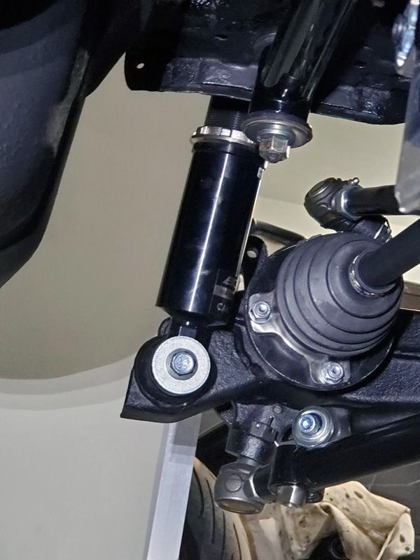 suspensionbolts.jpg
