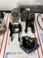 2G AWD Auto Engine Brackets & Mounts