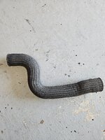 Lower intercooler pipe