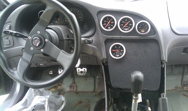eagle-talon-inteiror-apart.jpg