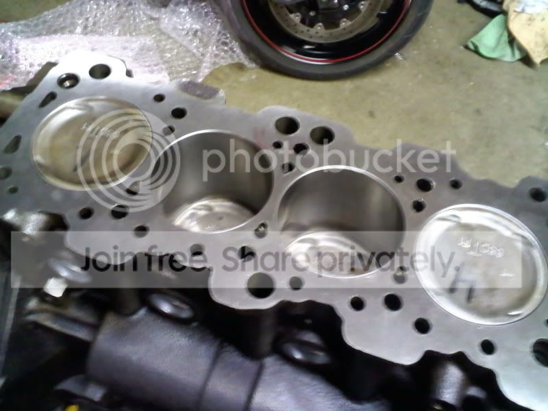 Blockwithpistons.jpg